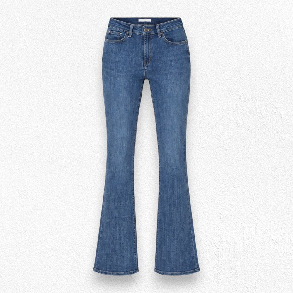 Levi's Dark Wash Mid Rise Classic Stretchy Flare Leg Bootcut Jeans Size 8